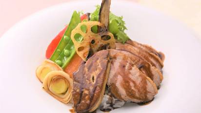 【LUNCH】お花見ランチ　「 合鴨ロース肉フォアグラの洋風どんぶり 」　ご予約がおすすめ＜4月＞